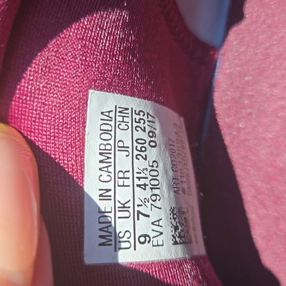 Adidas Swift Run Running Shoes - Women's size 9 - Picture 4 of 8